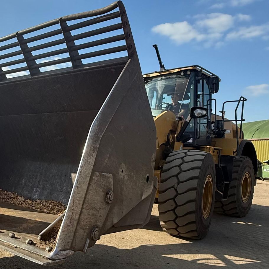 CAT 950M Loading Shovel